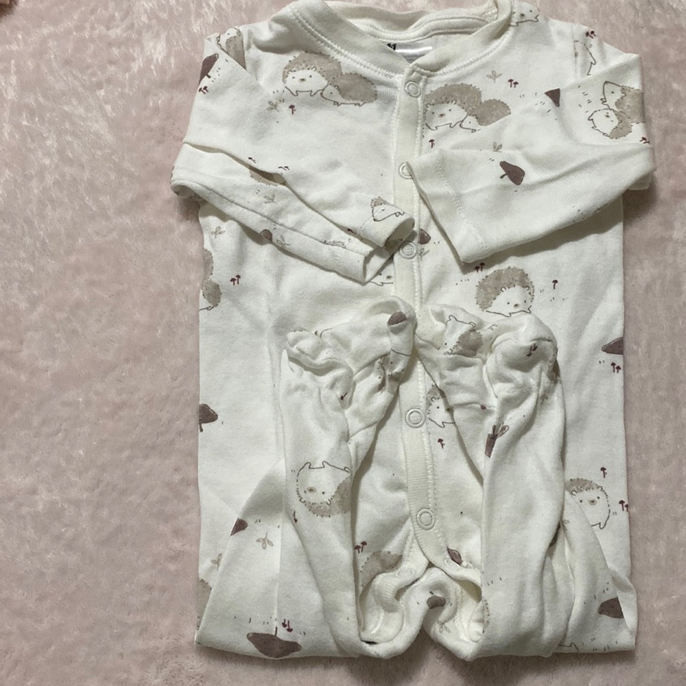 H&M footed onesie with snaps at the front
